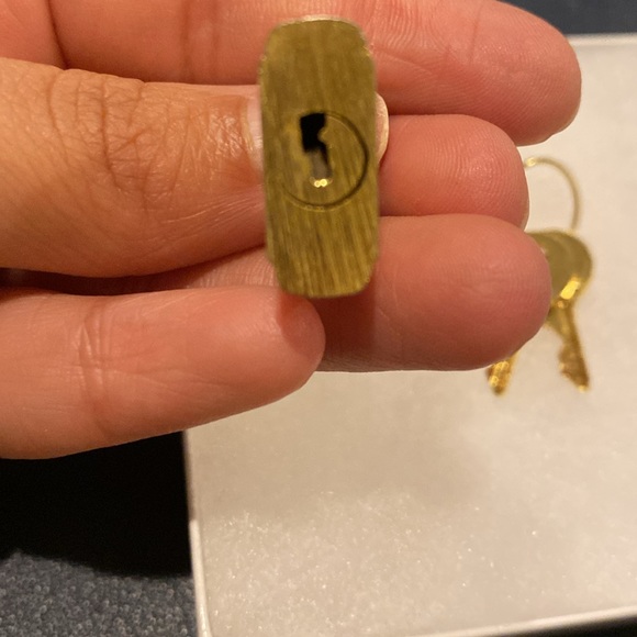 FENDI lock and two key keys 🔐 great condition - Picture 7 of 11